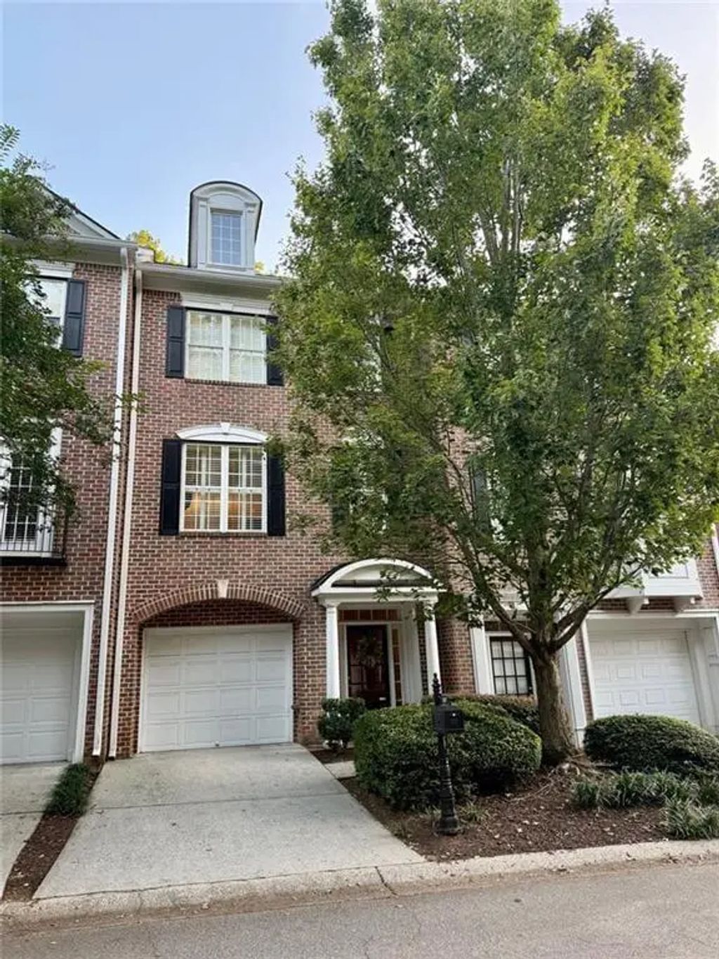 1607 Waters Edge Trail, Roswell