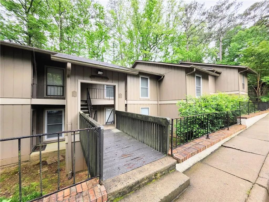 Unit 9d - 8740 Roswell Road, Atlanta