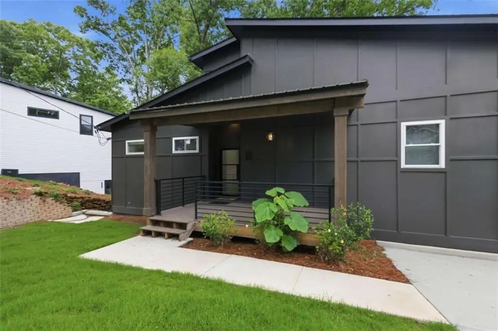 977 Fleetwood Circle, Atlanta