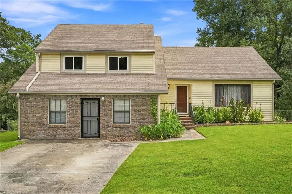 1371 Elsmere Lane, Riverdale