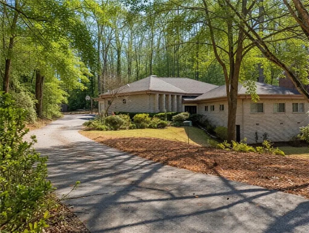 2153 Starfire Drive Ne, Atlanta