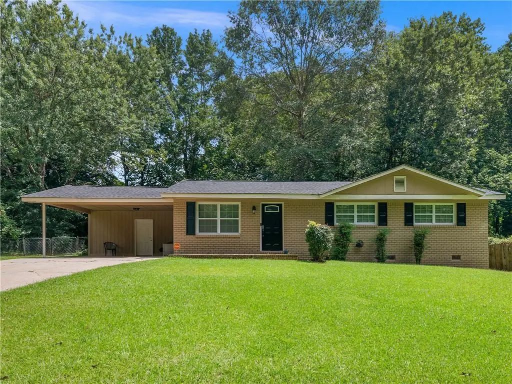 2027 Chestnut Log Drive, Lithia Springs