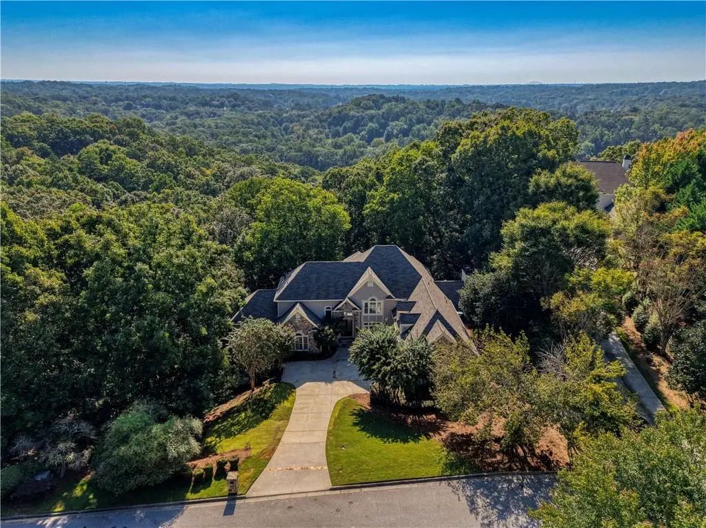 8370 Sentinae Chase Drive, Roswell