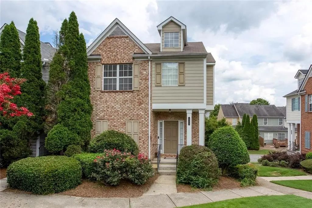 414 Lantern Lane, Woodstock