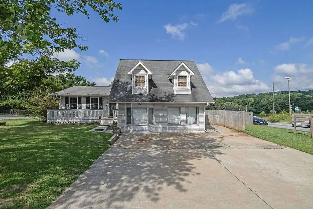 202 Mill Creek Road, Woodstock
