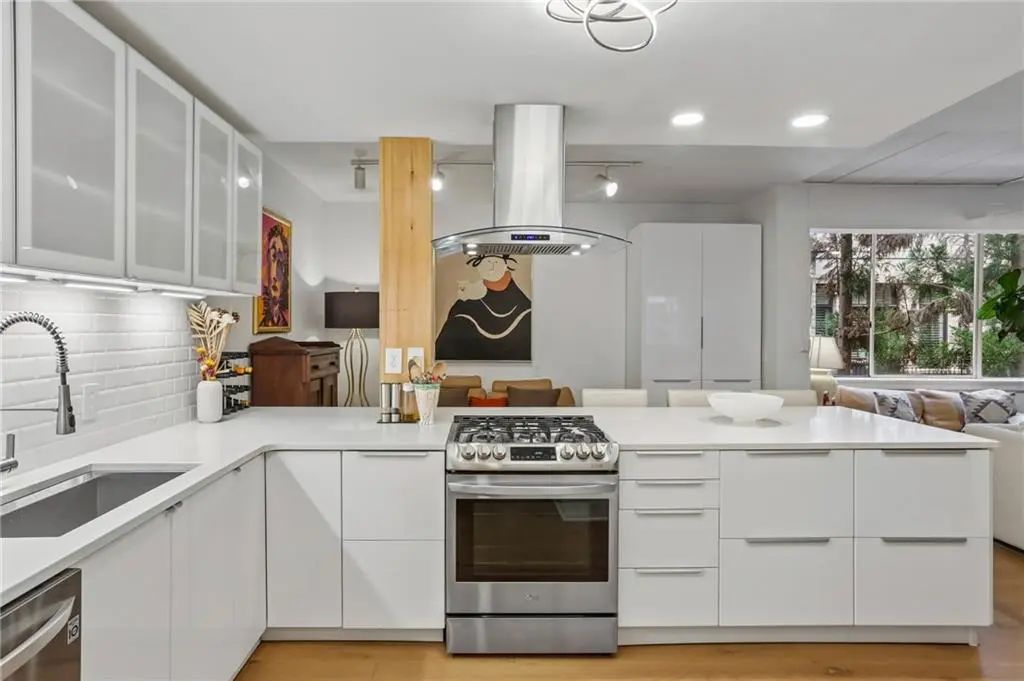 Unit 302b - 2632 Peachtree Road Nw, Atlanta
