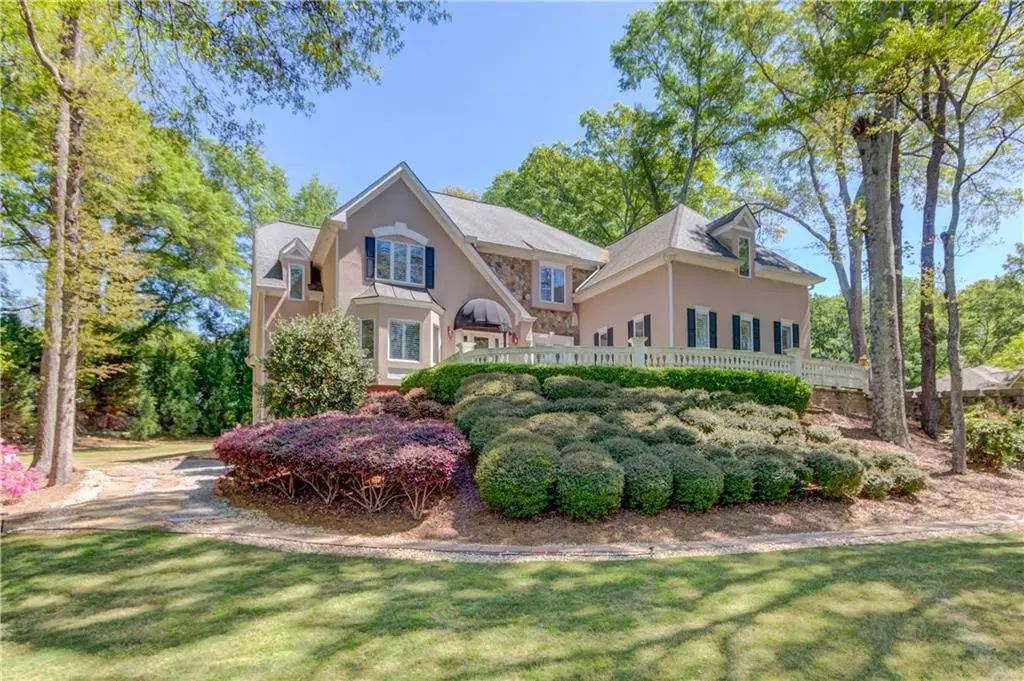 2043 Burgundy Drive, Braselton