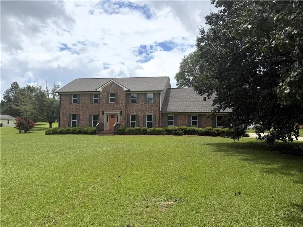 910 Kite Lake Trail, Fayetteville