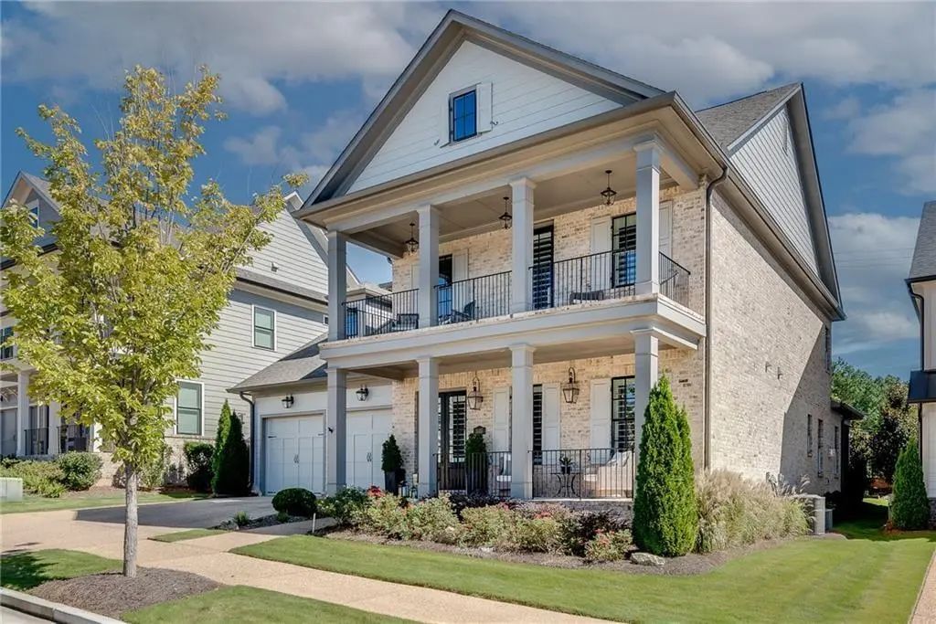 3055 Barnes Mill Court, Roswell