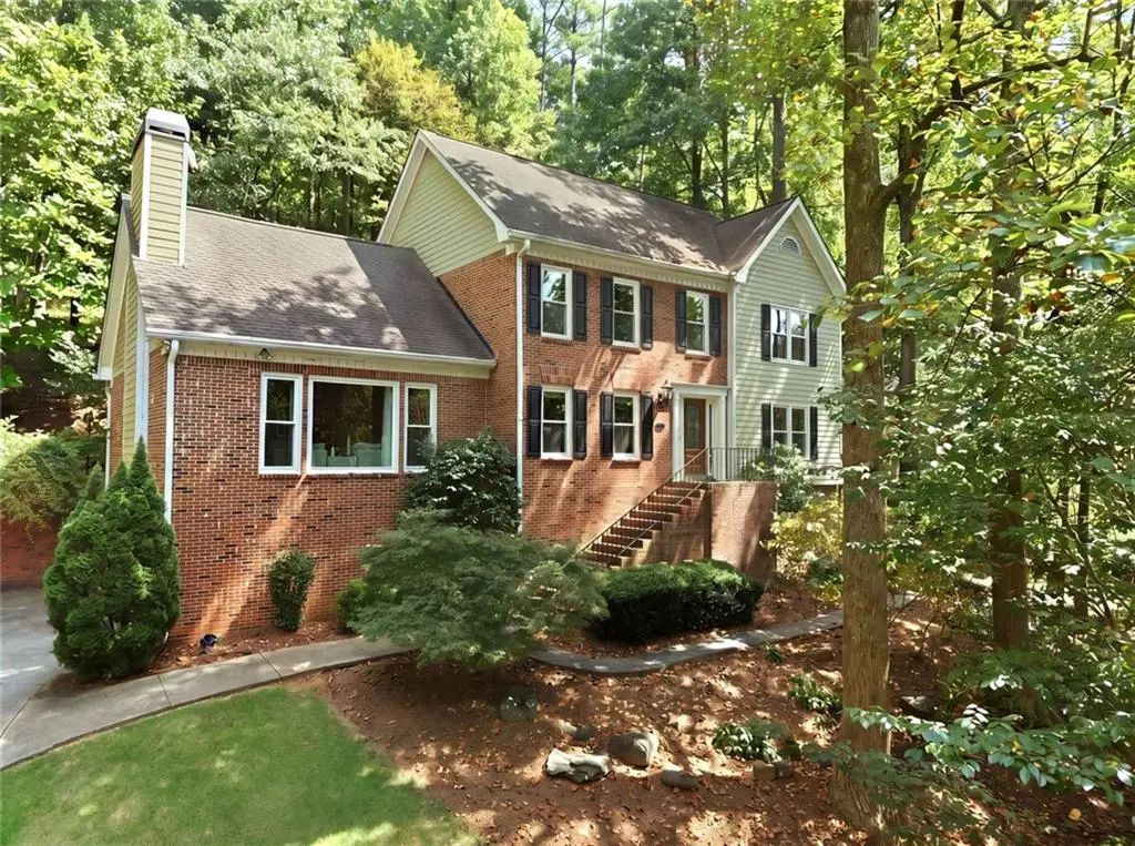 235 River Landing Drive, Roswell