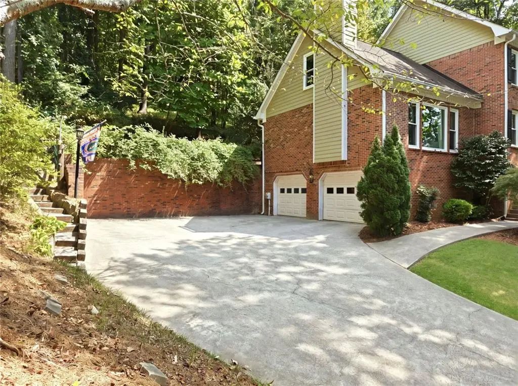 235 River Landing Drive, Roswell