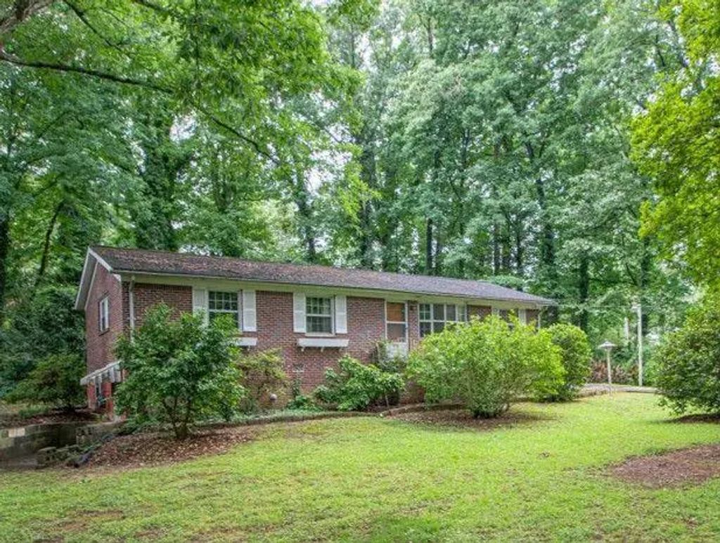 442 Stonewood Drive, Stone Mountain