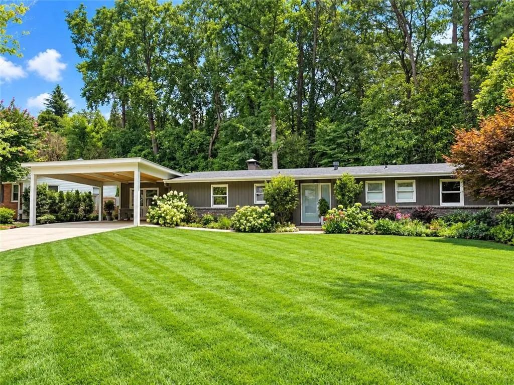 1423 Brookvalley Lane Ne, Brookhaven