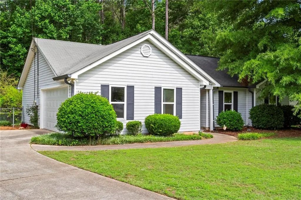 163 Nicki Court, Hampton