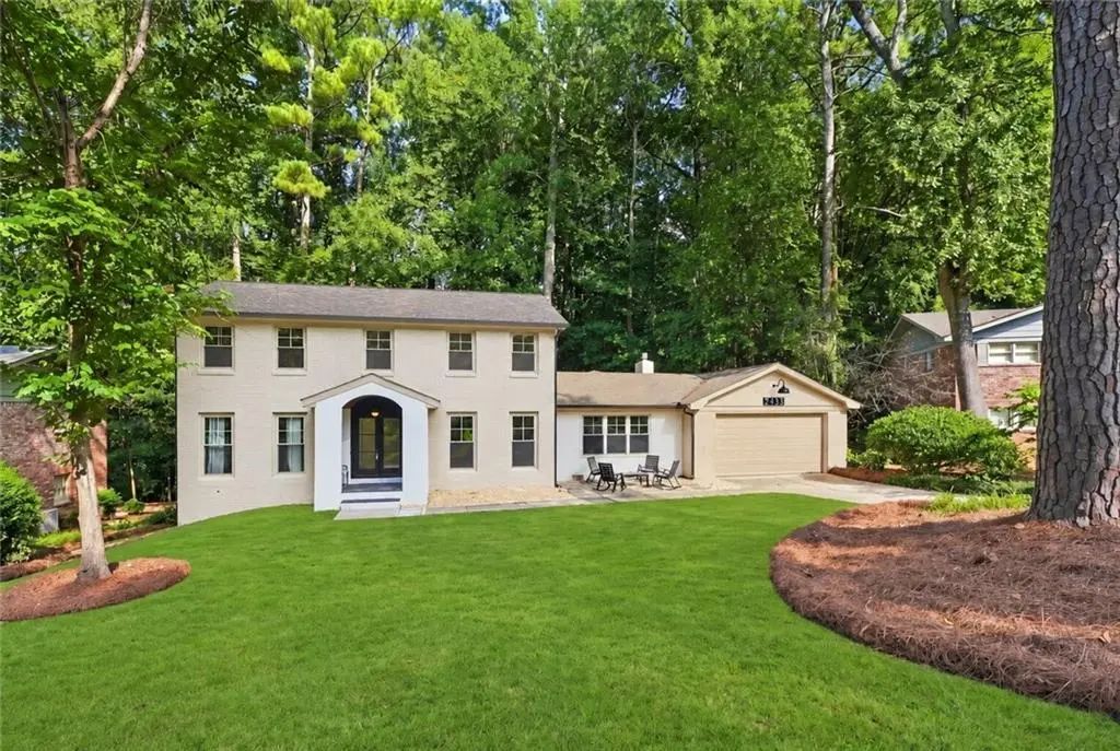 2433 Helmsdale Drive Ne, Atlanta
