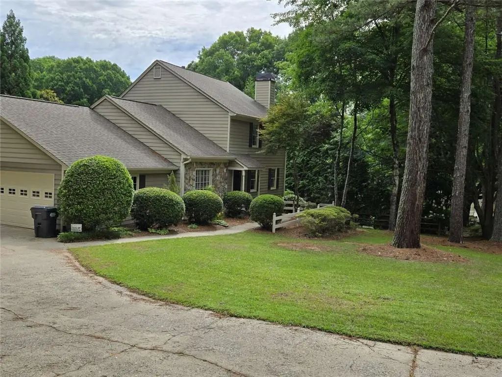 1726 W Point Circle, Marietta