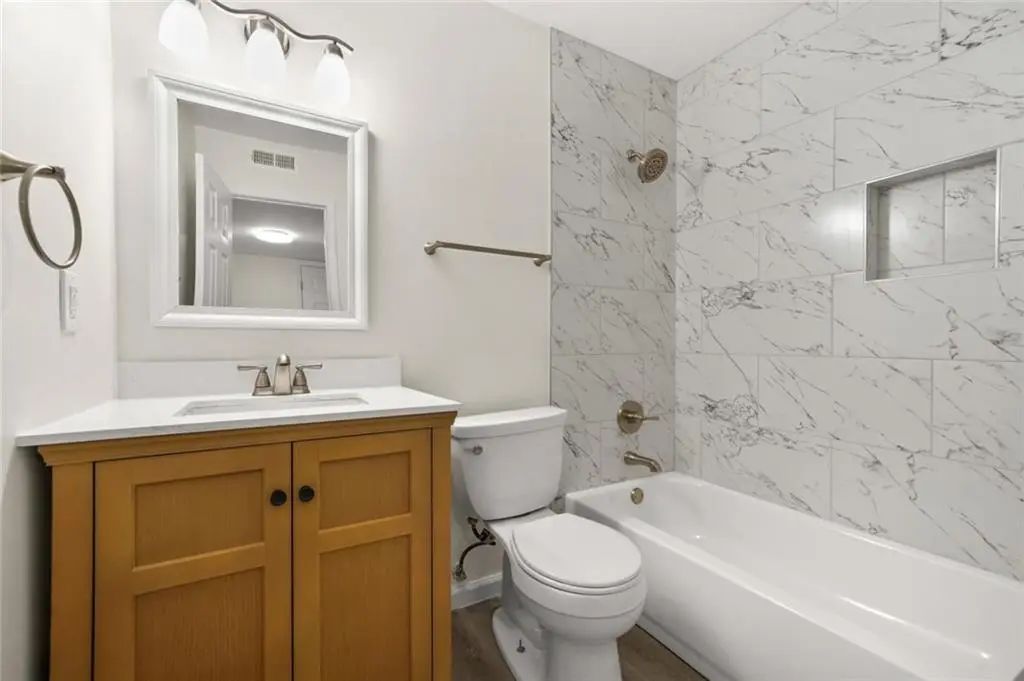 Unit 202 - 1166 Booth Road Sw, Marietta