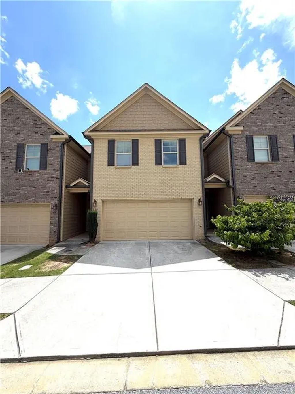 316 Cashes Court, Lilburn