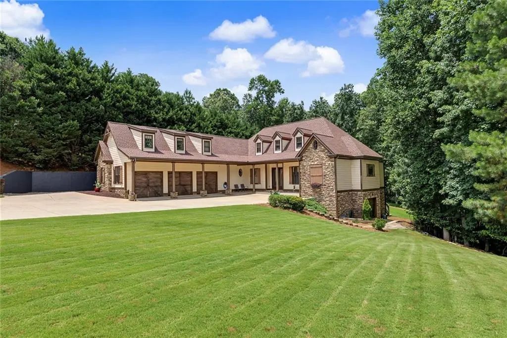 121 Estates At The Lake Drive, Canton