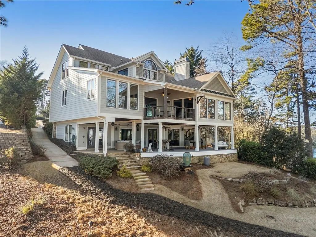 6402 Lakeview Drive, Buford