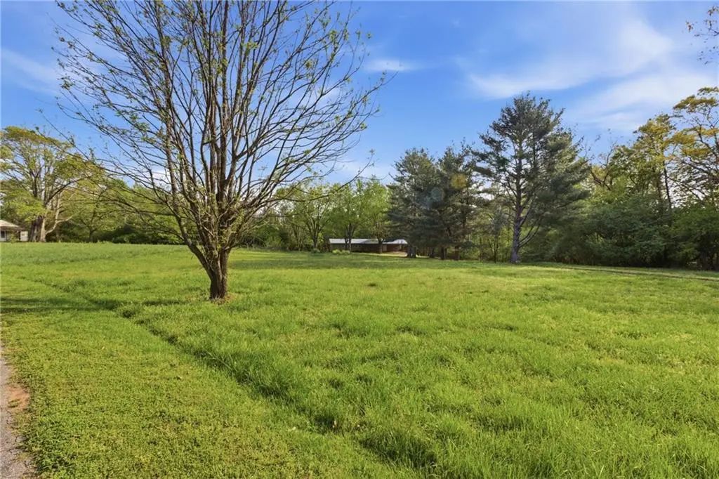 6668 Belton Bridge Road, Lula