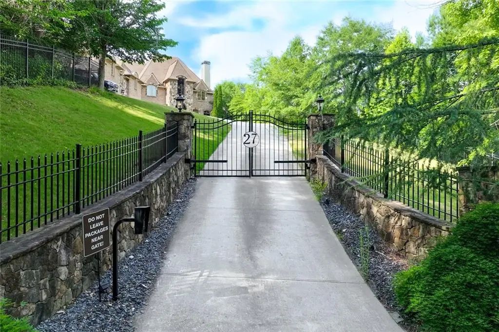 453 Londonberry Road Nw, Atlanta