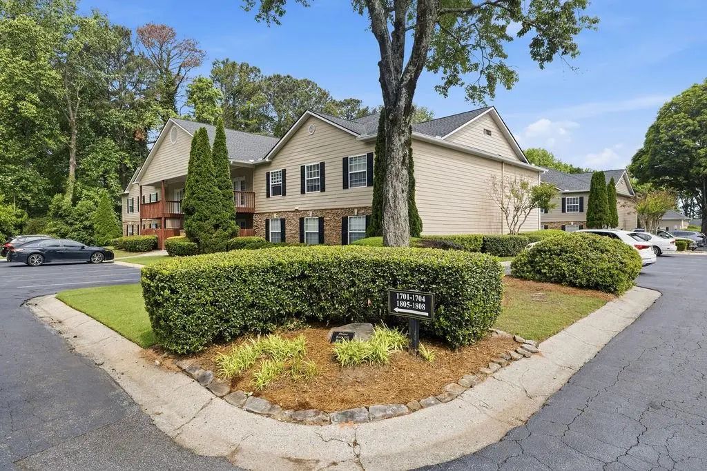 1704 Brighton Point, Sandy Springs