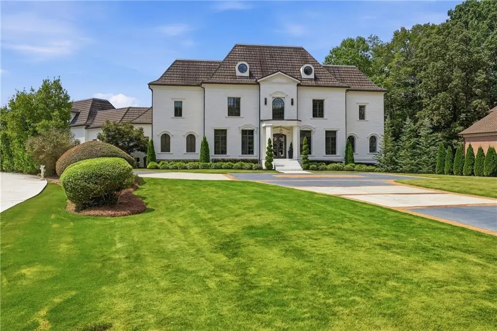 6520 Pembroke Place, Cumming