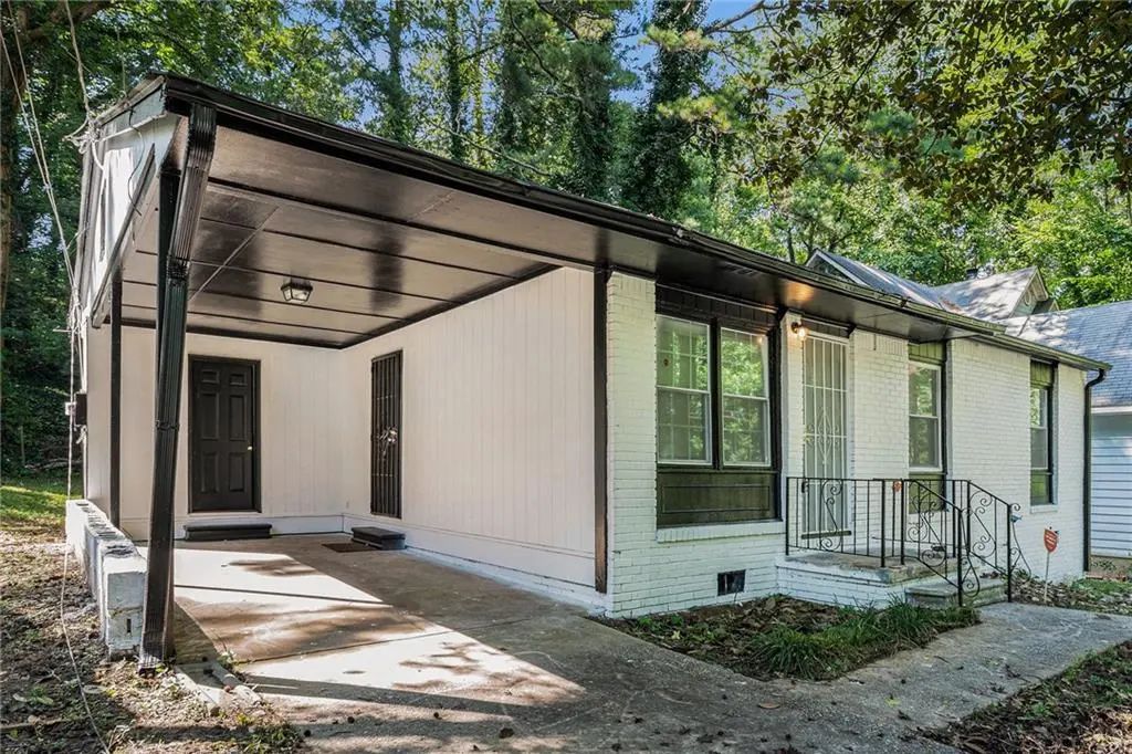 836 Bolton Road, Atlanta