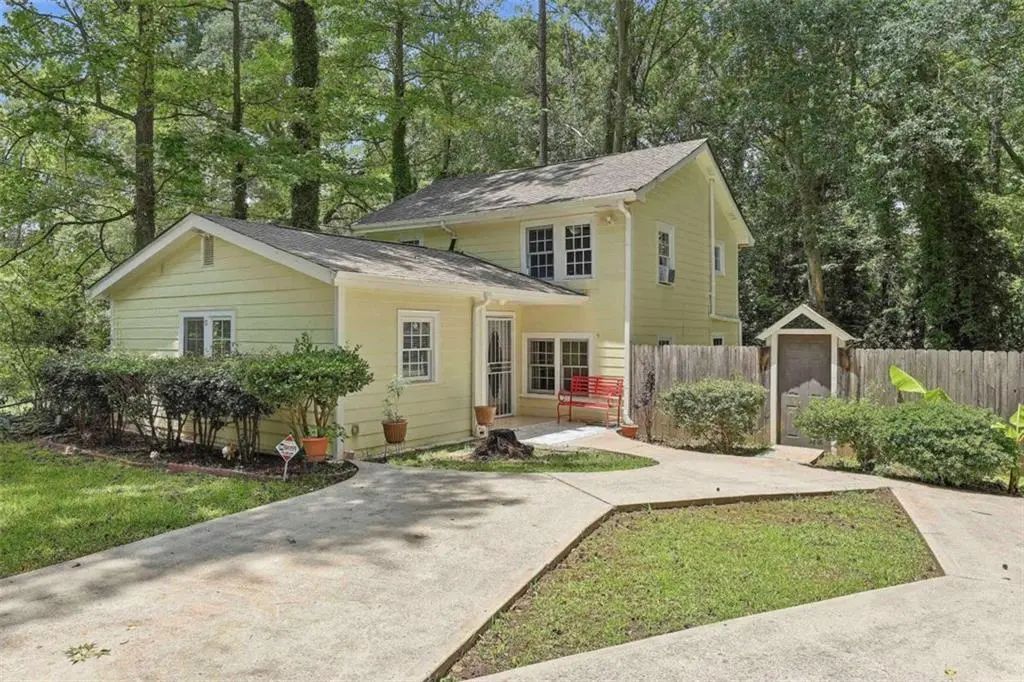 184 Fairview Drive, Fairburn