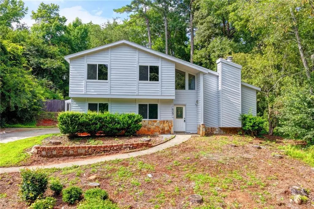 6567 Oakwood Drive, Douglasville