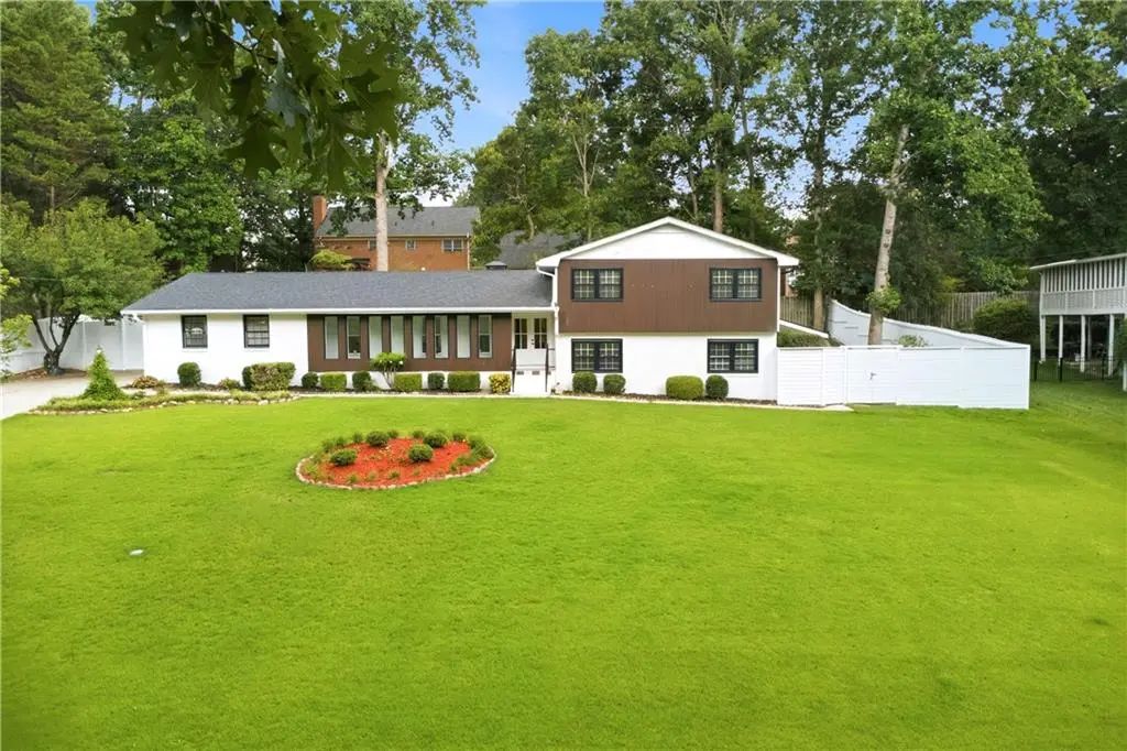 2220 Spring Mill Cove, Dunwoody
