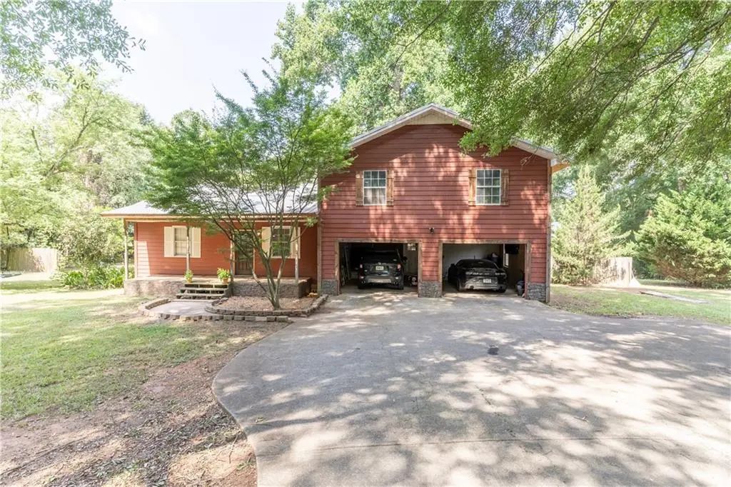 111 Willow, Commerce