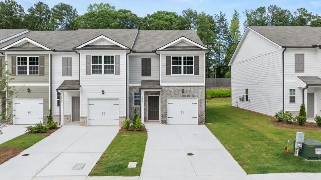 5998 Skylar Drive, South Fulton