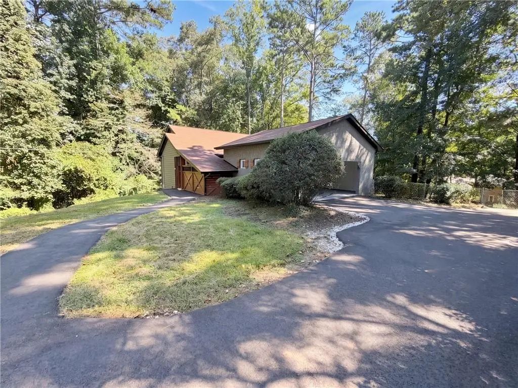 2674 Skylane Drive, Marietta