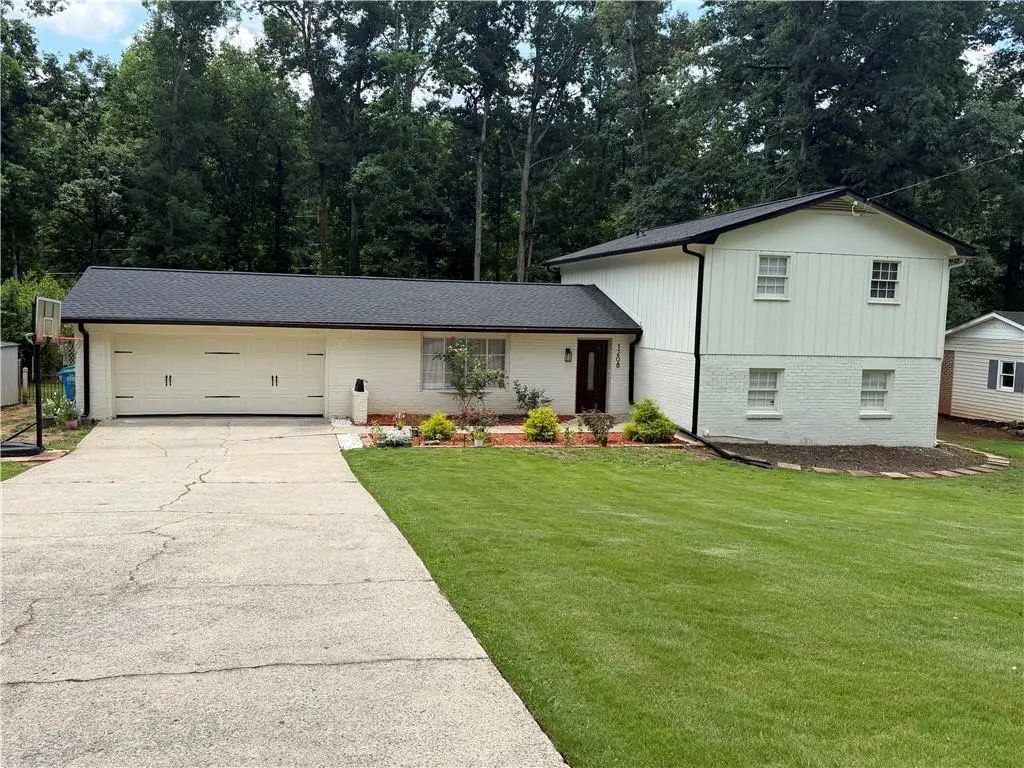 1208 Golden Circle Sw, Lilburn