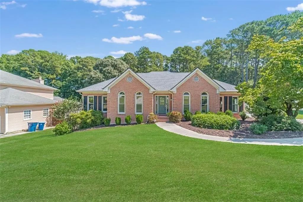 2078 Lakewood Circle Sw, Grayson