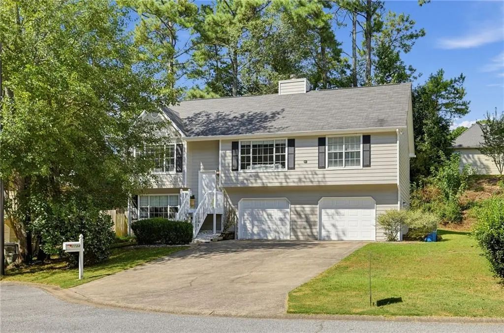 2734 Ashbury Point Lane, Marietta