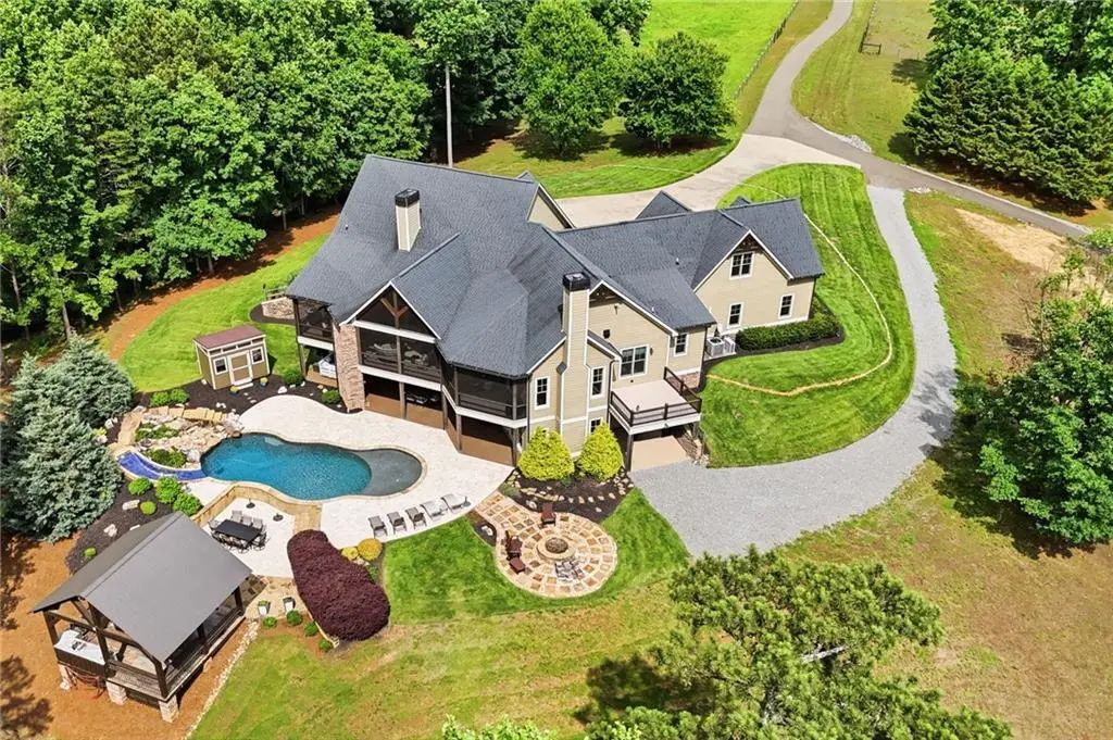 457 Arlington Way, Canton