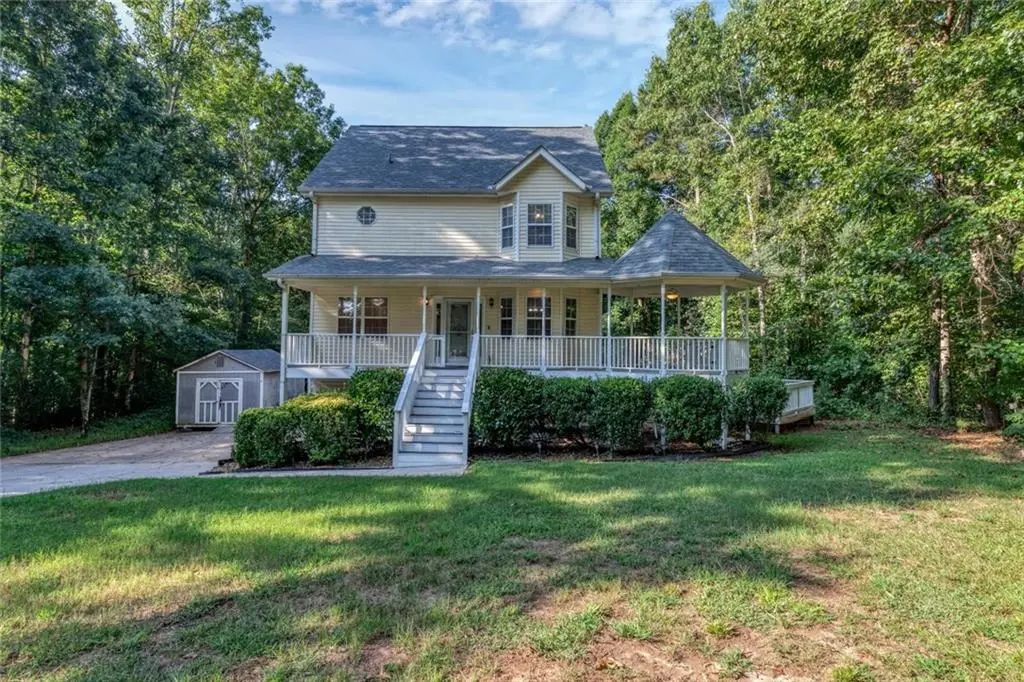 6459 The Kings Way, Douglasville