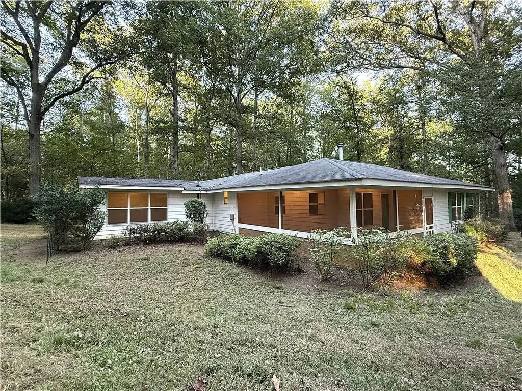 3055 Longstreet Road, Milton