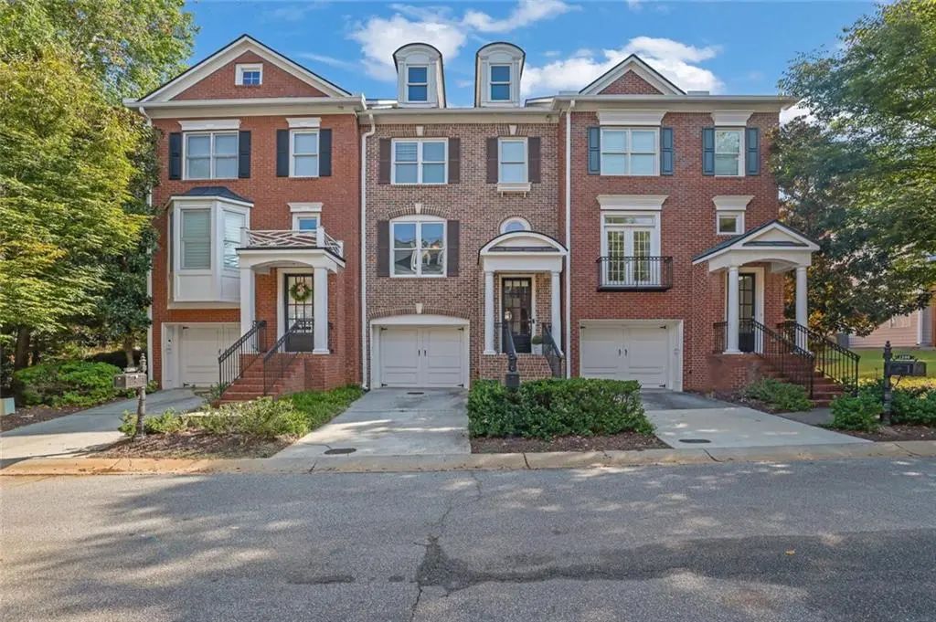 1202 Legacy Cove Lane, Roswell