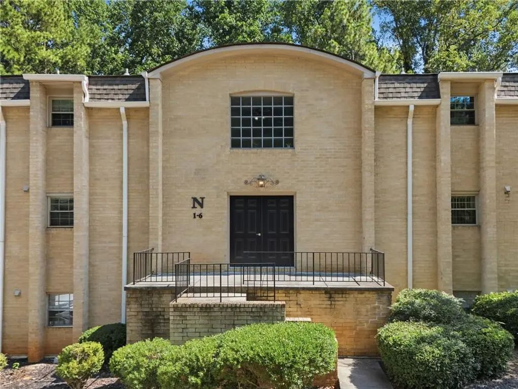 Unit N6 - 5400 Roswell Road, Sandy Springs