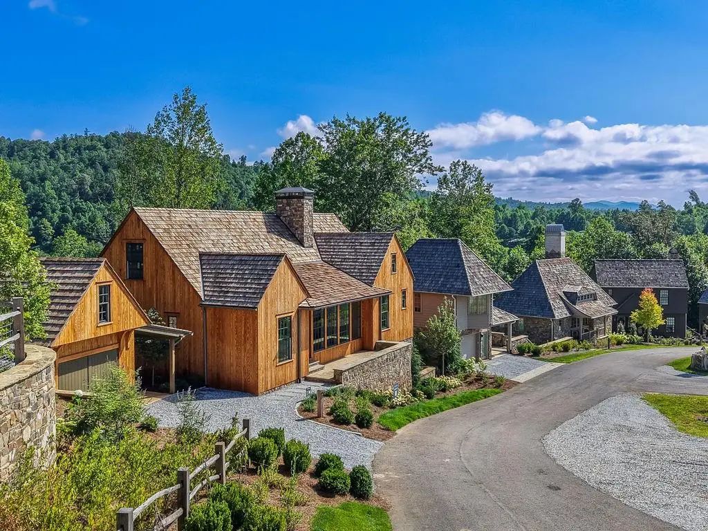 80 Cove View Lane, Clarkesville