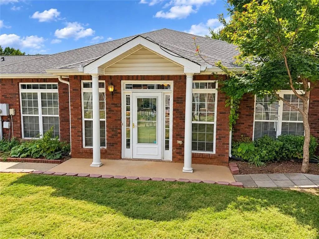 4293 Skyline View, Oakwood