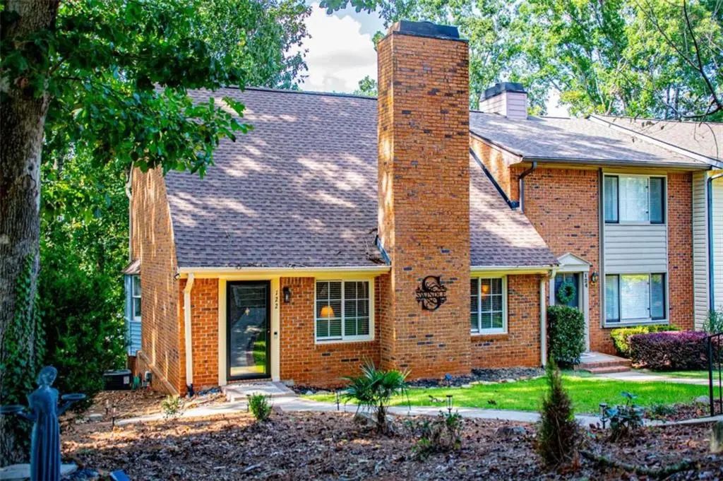 122 Mill Stream, Carrollton