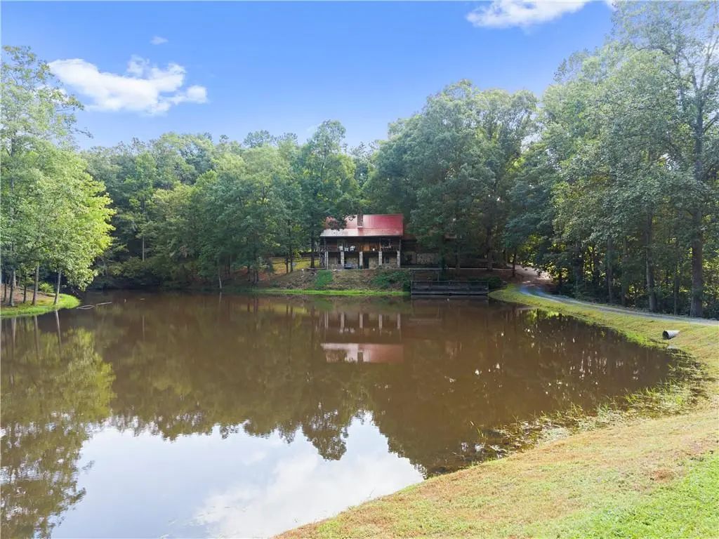 140 J R Road Ne, Cartersville