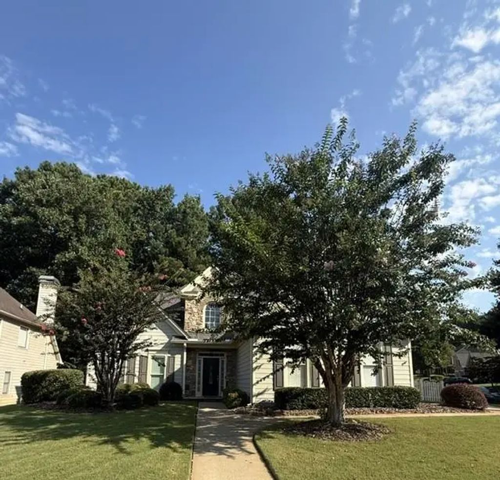 1749 Glen Echo Way, Marietta