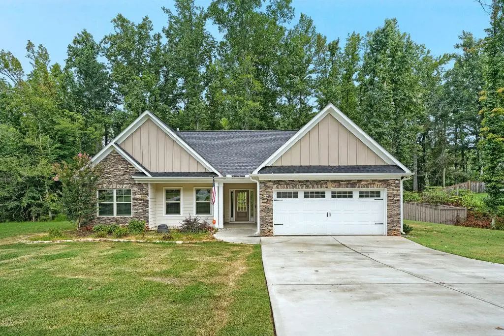 415 Smallwood Lane, Douglasville