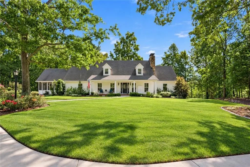 297 Henderson Lake Drive, Canton